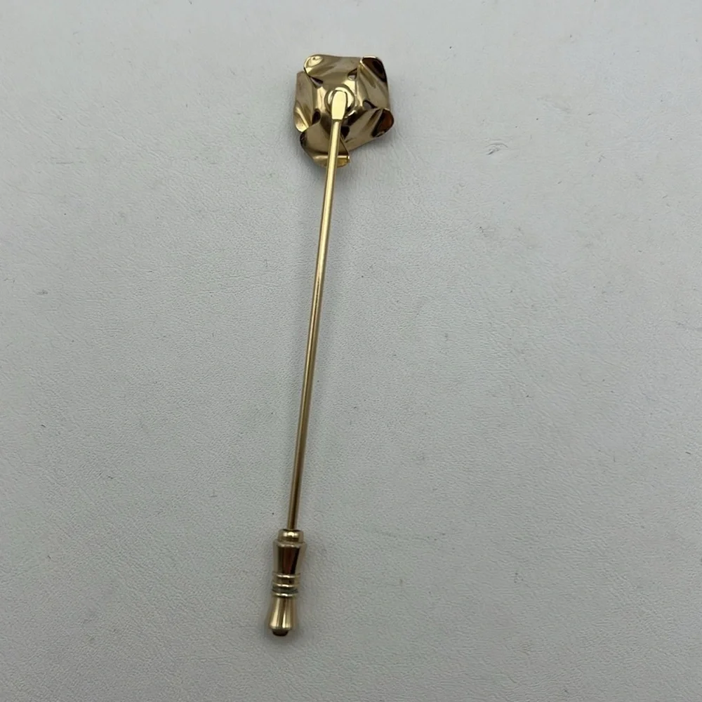 Set of 3 pins and 1 screw back earrings gold tone romantic romantic rose leaves